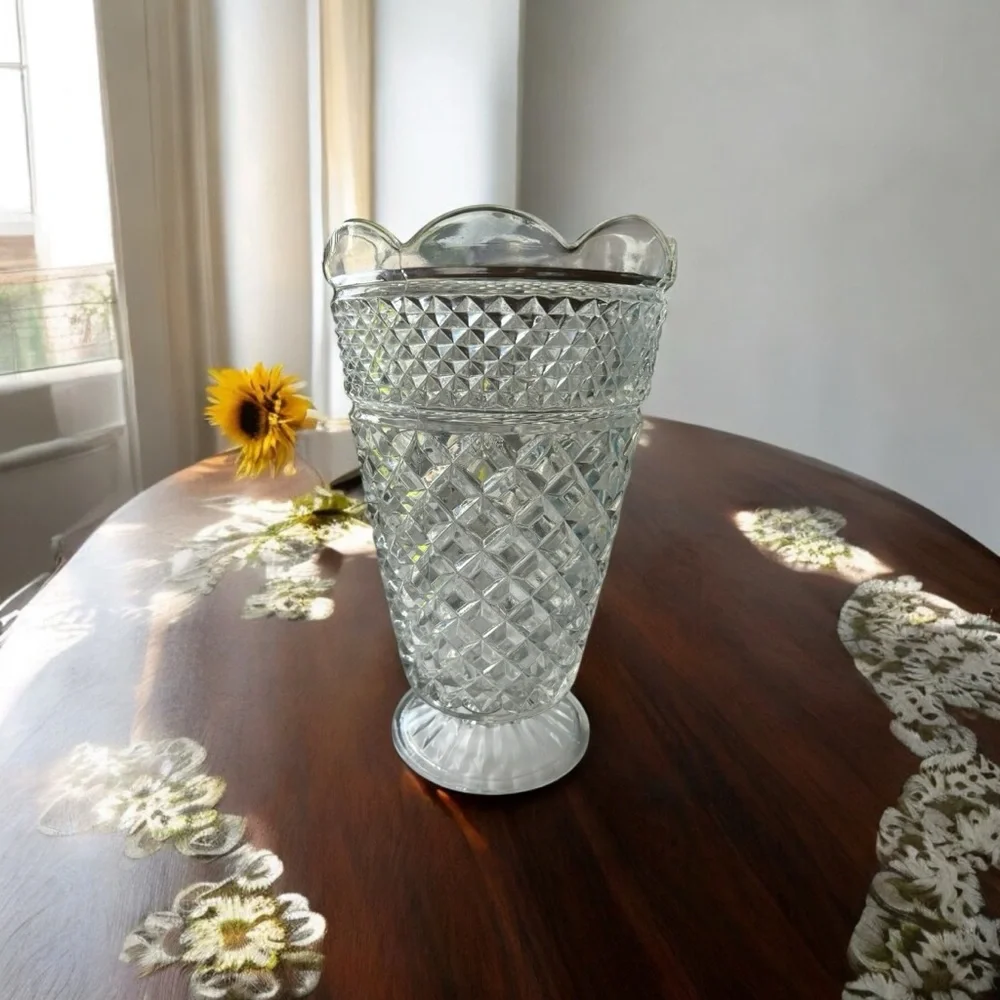 Elegant Glass Vase☑️
